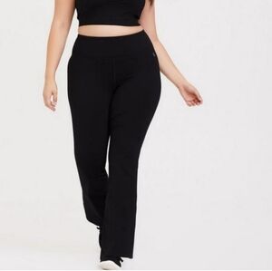 Torrid Size 2 Active Bootcut Yoga Pants Black